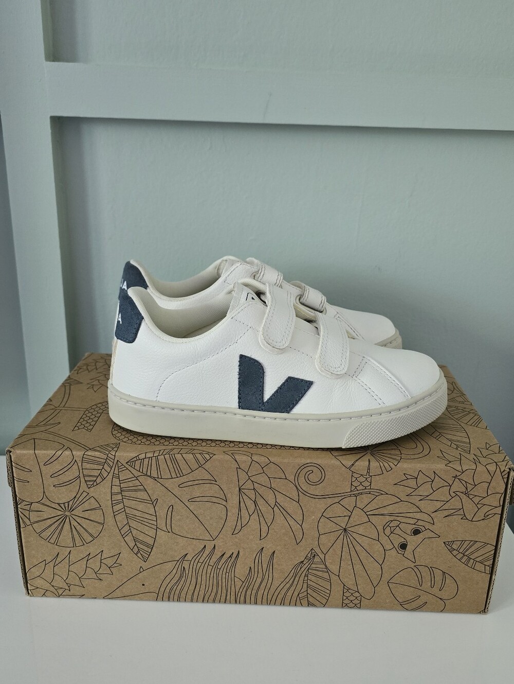 VEJA Kids Esplar Sneakers - With White Blue Accent Velcro Straps Wide Toe Box - Picture 7 of 13